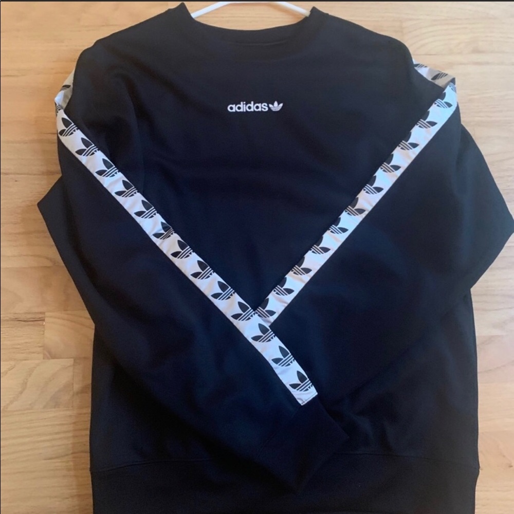 🚫🚫sold on mercari🚫🚫Adidas original Crew Neck